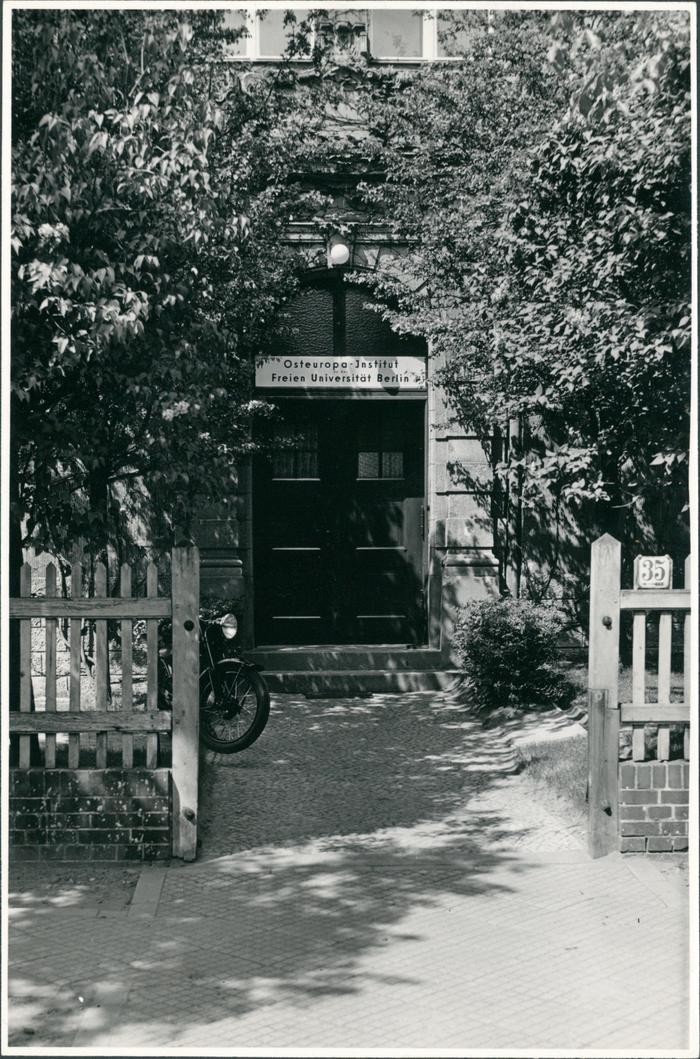 The first location of the OEI in Ehrenbergstraße | Photographer: Gerd-Victor Krau / FU Berlin, UA 