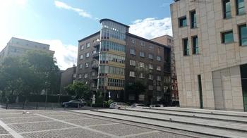 Modernistisches Wohnhaus in Katowice, Architekt Filip Brenner