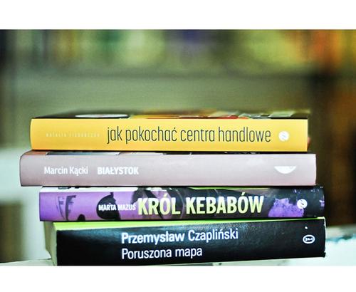 Bücher polnischer Autoren. (© Marcin Piekoszewski, buchbund)