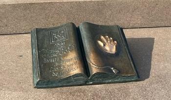 der goldene Handabdruck